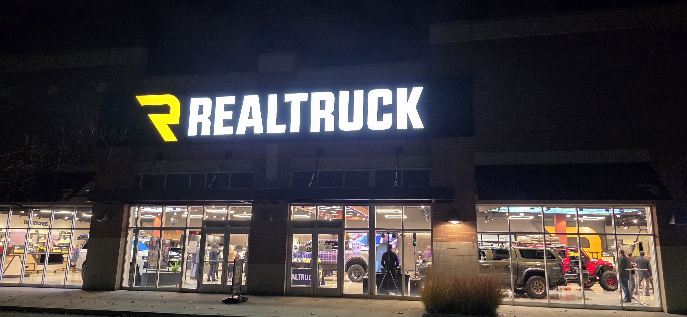 Ann Arbor Based RealTruck Opens New Physical Retail Store In Rochester Hills
