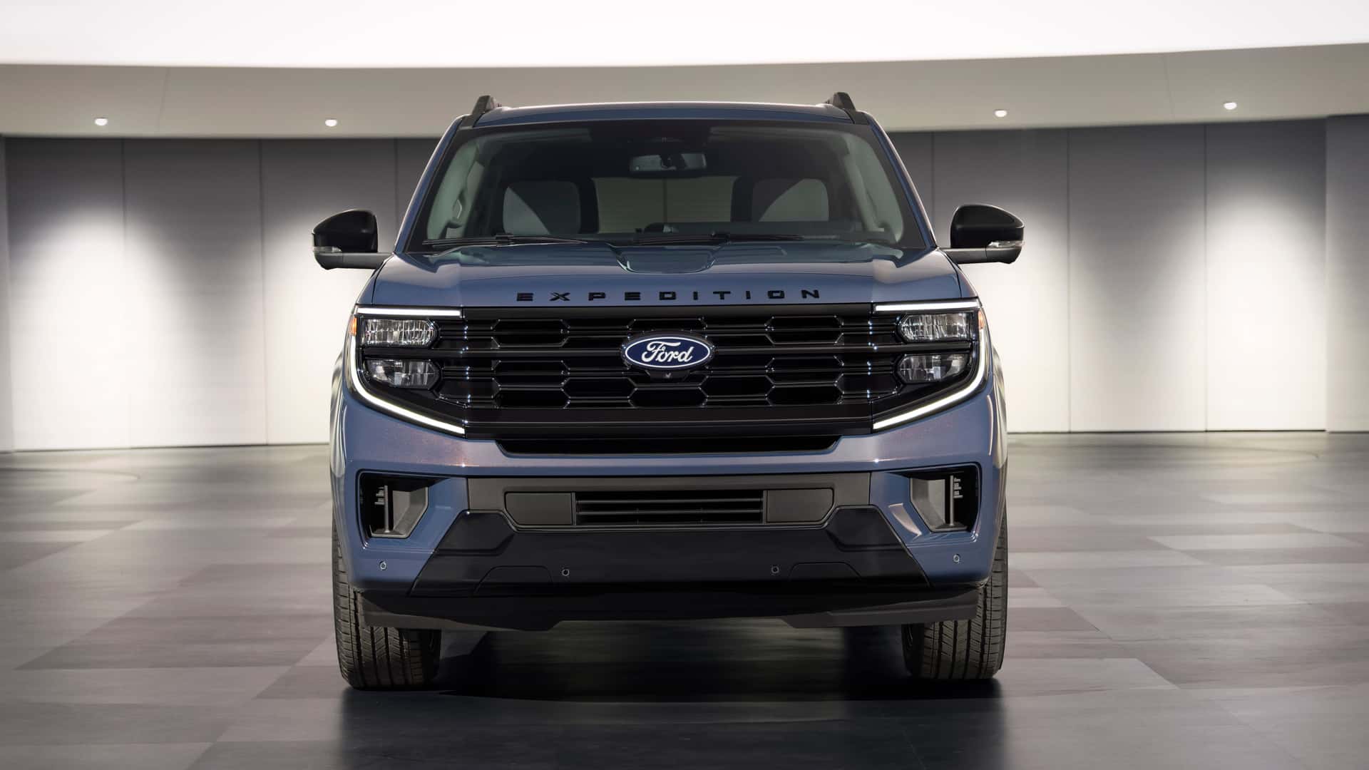 2027 Ford Expedition 30th Annivrsary Gets Dark Horse Paint To Celebrate Milestone